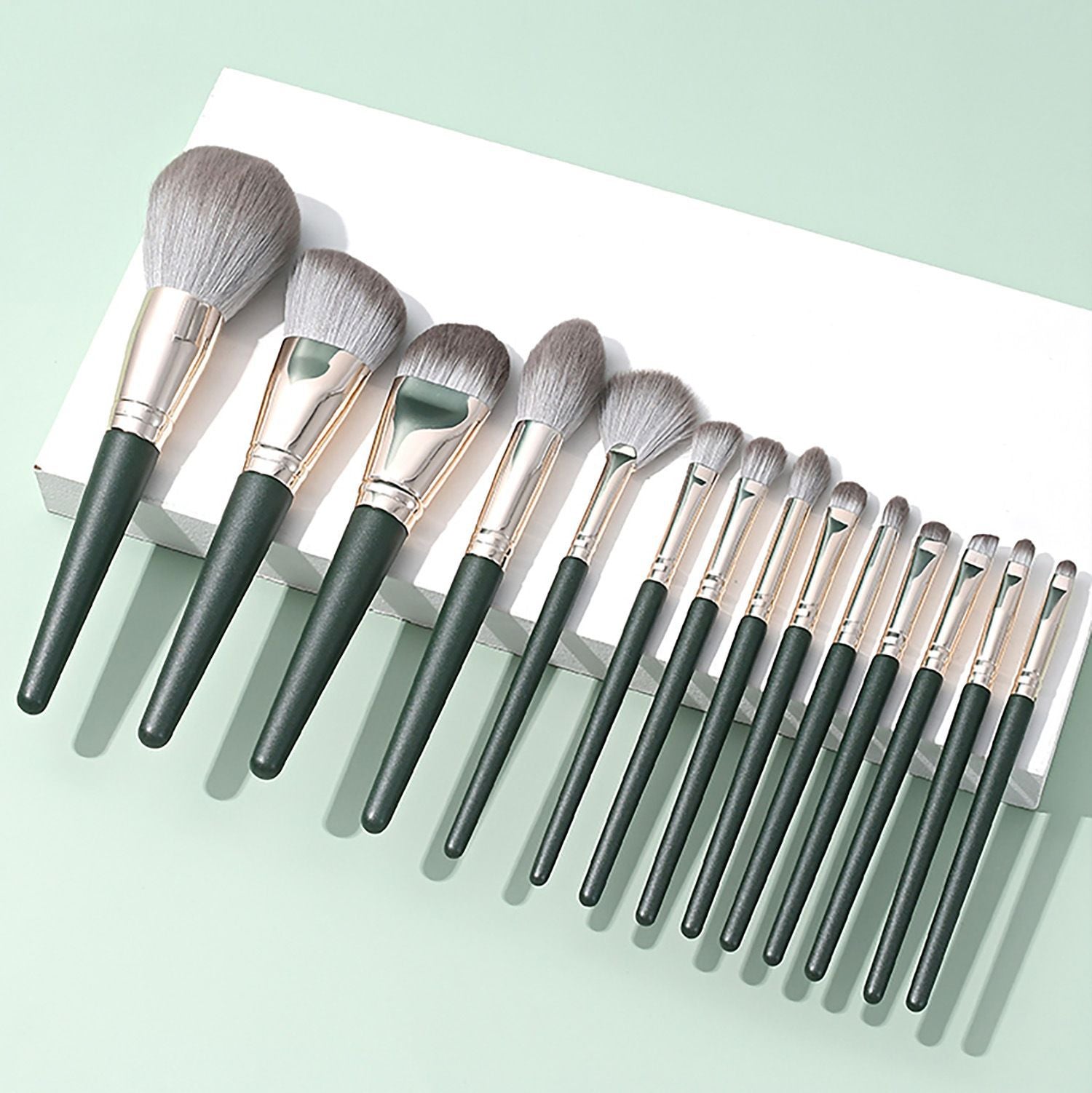 Green Cloud 14 Makeup Brushes Suit - EraEase